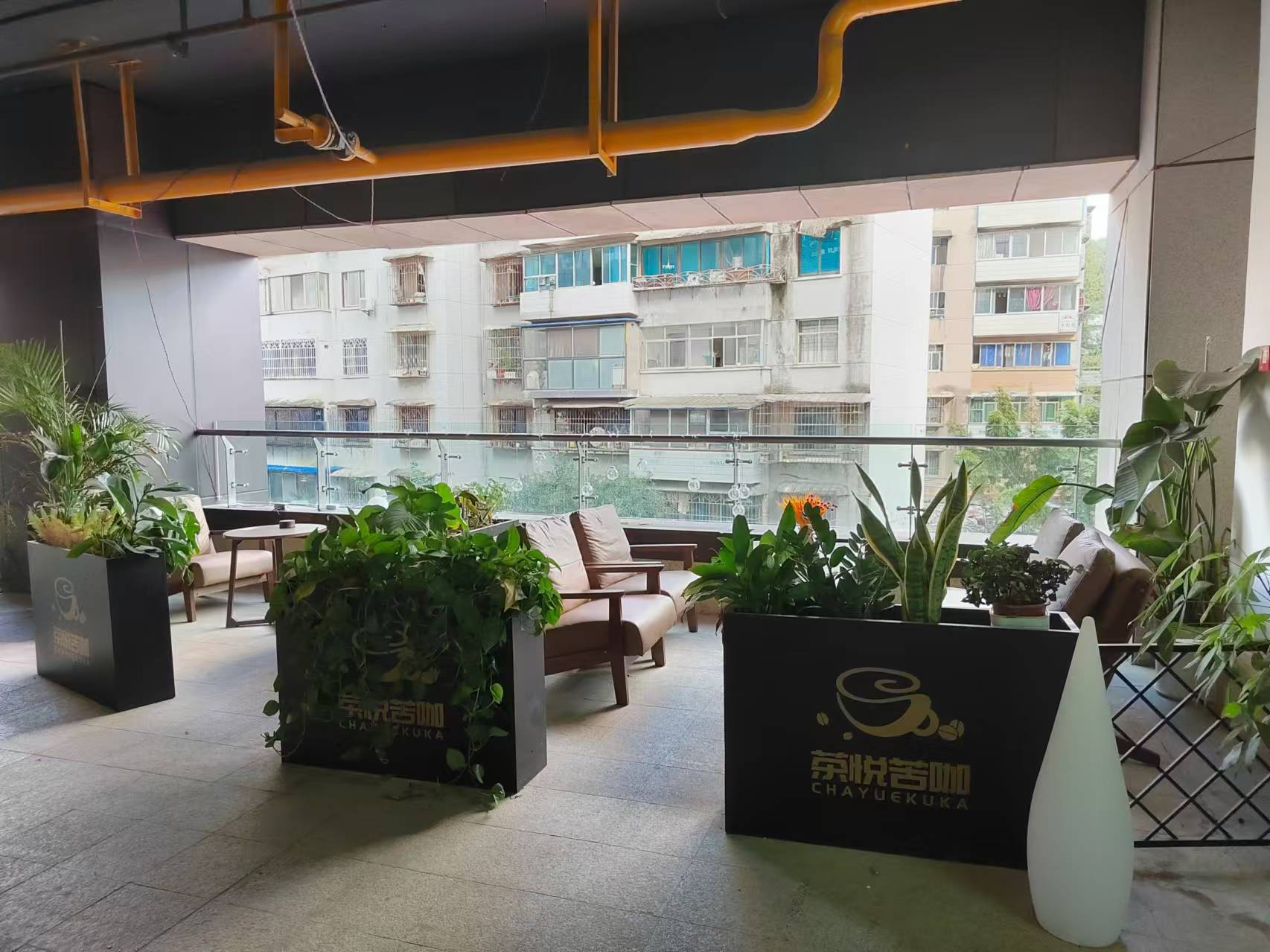 云岩大营坡万科翡翠45平有外摆区咖啡店转让